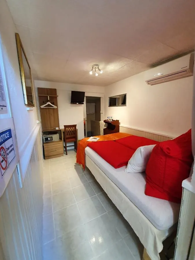Logis Hotel Villa Victorine Nice 2*,  France